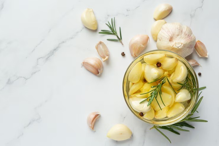 makanan untuk membersihkan darah kotor, detoks darah alami, bawang putih untuk detoks, kunyit untuk kesehatan hati, jeruk nipis untuk imun, makanan pembersih darah, tips sehat ibu muda, makanan alami untuk detoks tubuh